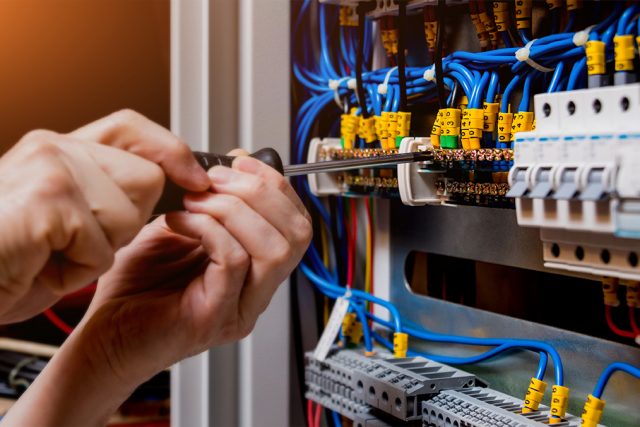 uitzendkracht uitzendkrachten uitzendbureau bouw elektra elektricien elektriciteit