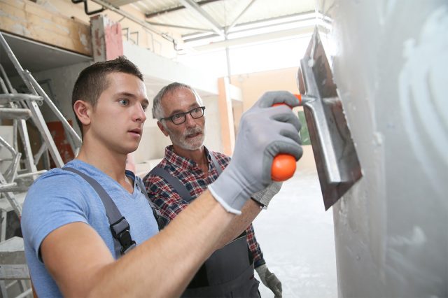 te vullen en kijkt daarbij zowel binnen als buiten onze landsgrenzen uitzendkracht uitzendkrachten uitzendbureau bouw polen pools Poolse Oost-Europa oost europa oost-europees